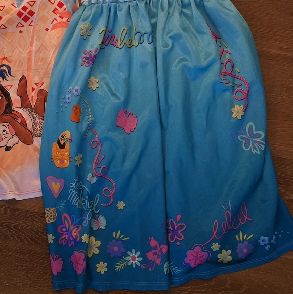 Disney Moana and Encanto Mirabel size S - Picture 6 of 6